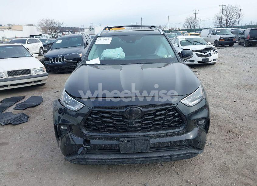 Photo 11 of 2021 Toyota Highlander HYBRID PLATINUM (VIN 5TDEBRCH0MS026008)