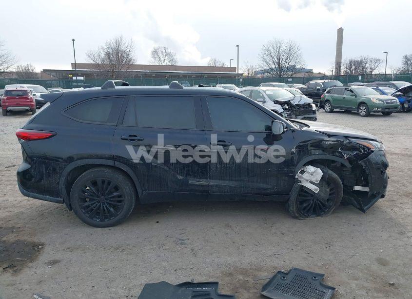 Photo 12 of 2021 Toyota Highlander HYBRID PLATINUM (VIN 5TDEBRCH0MS026008)