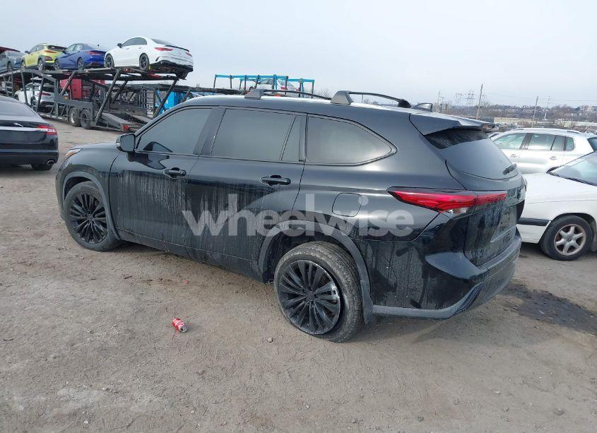 Photo 3 of 2021 Toyota Highlander HYBRID PLATINUM (VIN 5TDEBRCH0MS026008)