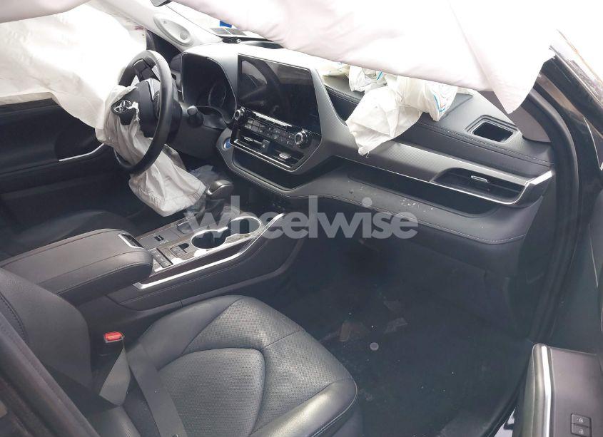 Photo 5 of 2021 Toyota Highlander HYBRID PLATINUM (VIN 5TDEBRCH0MS026008)