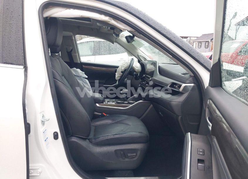 Photo 5 of 2021 Toyota Highlander HYBRID PLATINUM (VIN 5TDEBRCH0MS046324)