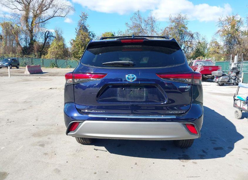 Photo 16 of 2021 Toyota Highlander HYBRID PLATINUM (VIN 5TDEBRCH1MS015793)