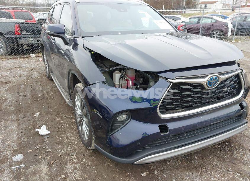 2021 Toyota Highlander HYBRID PLATINUM (VIN 5TDEBRCH1MS023098) main photo