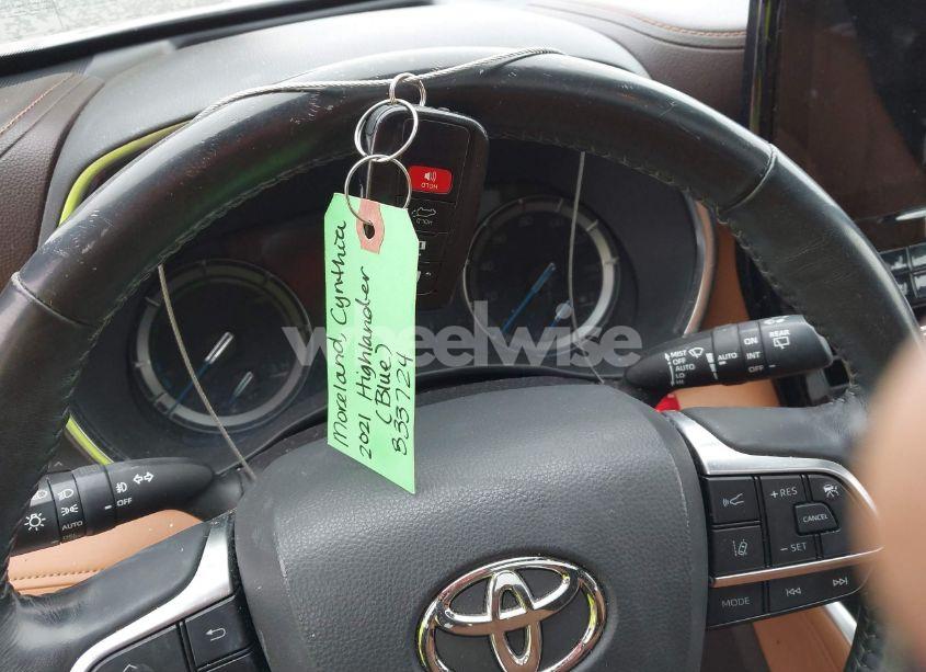 Photo 10 of 2021 Toyota Highlander HYBRID PLATINUM (VIN 5TDEBRCH1MS023098)