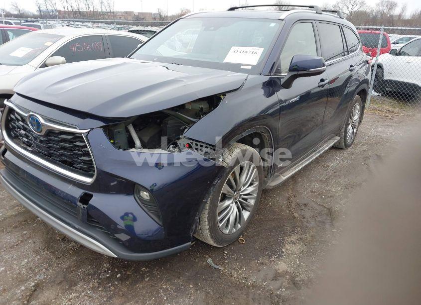 Photo 2 of 2021 Toyota Highlander HYBRID PLATINUM (VIN 5TDEBRCH1MS023098)