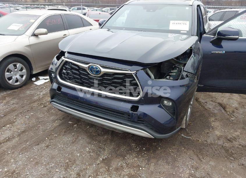 Photo 6 of 2021 Toyota Highlander HYBRID PLATINUM (VIN 5TDEBRCH1MS023098)