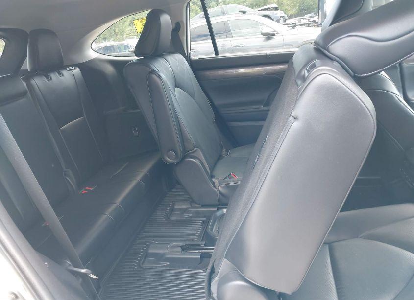 Photo 8 of 2021 Toyota Highlander HYBRID PLATINUM (VIN 5TDEBRCH5MS040891)