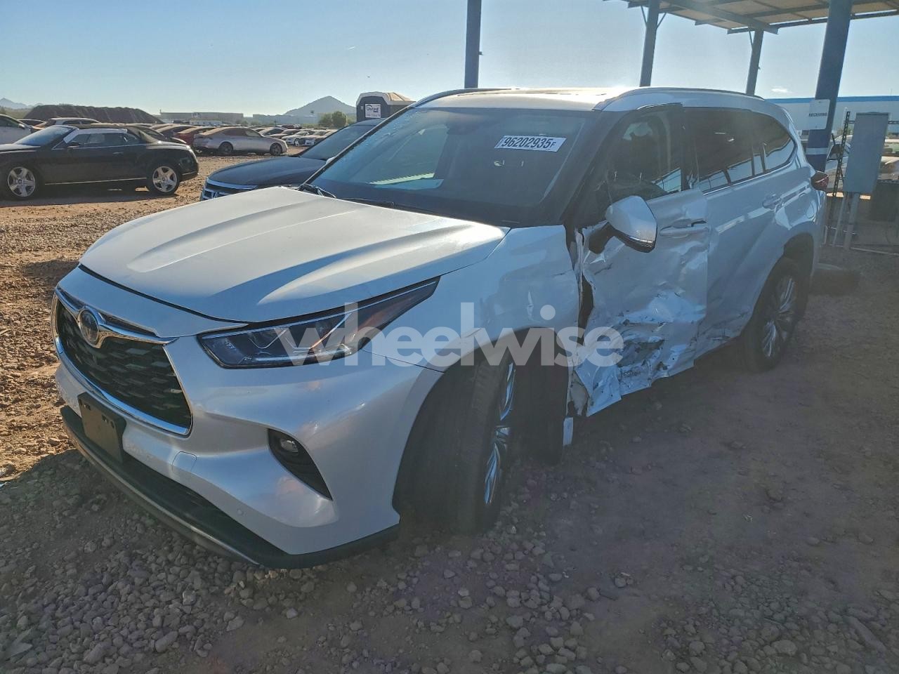 2022 TOYOTA HIGHLANDER HYBRID PLATINUM (VIN 5TDEBRCH5NS082897) main photo