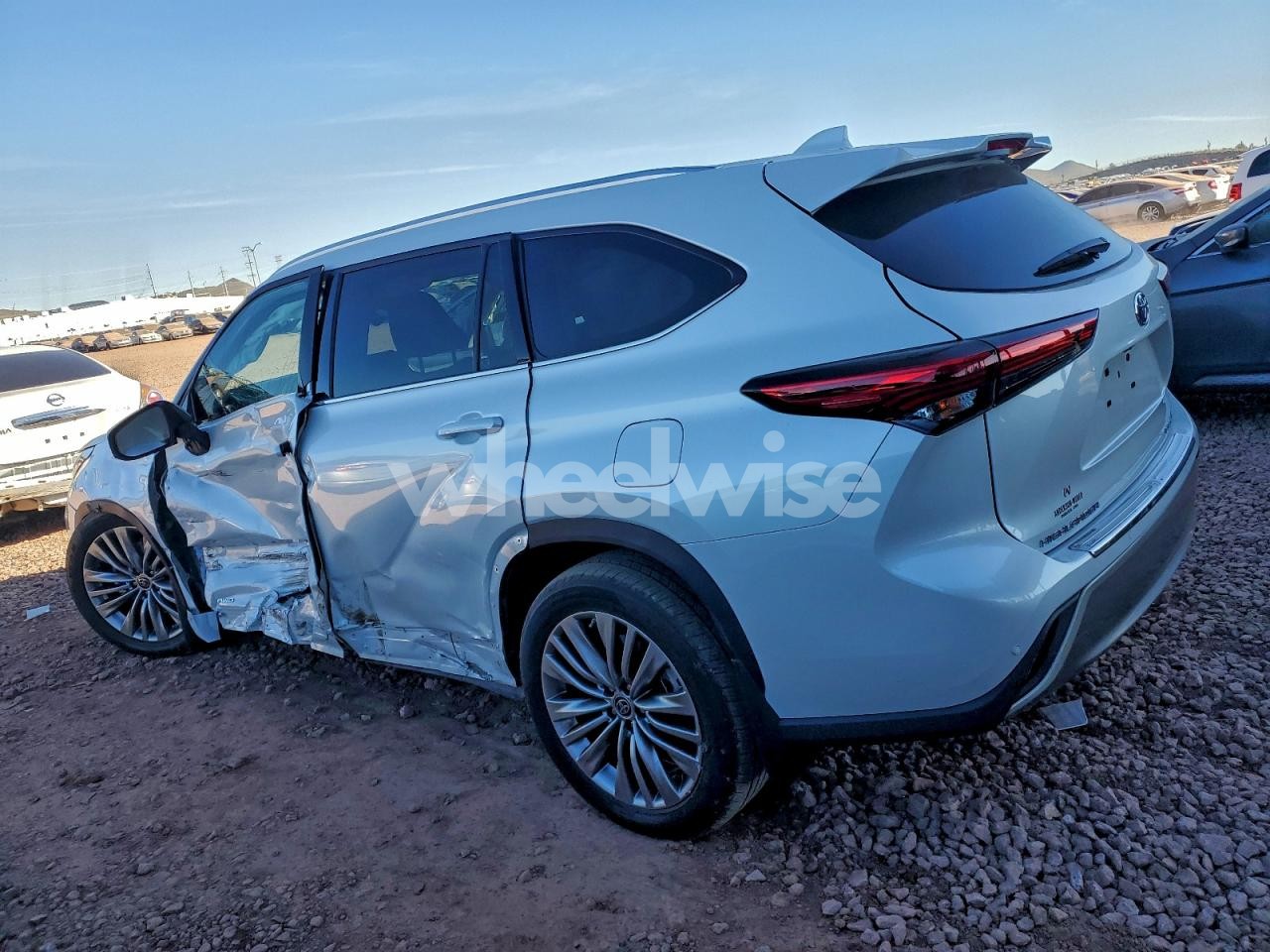 Photo 2 of 2022 TOYOTA HIGHLANDER HYBRID PLATINUM (VIN 5TDEBRCH5NS082897)