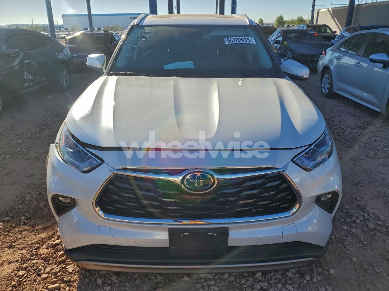 Photo 5 of 2022 TOYOTA HIGHLANDER HYBRID PLATINUM (VIN 5TDEBRCH5NS082897)