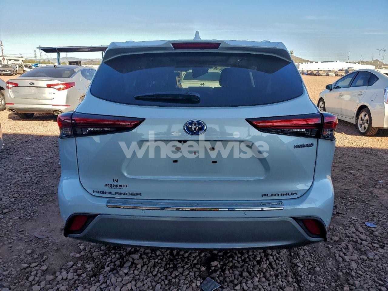Photo 6 of 2022 TOYOTA HIGHLANDER HYBRID PLATINUM (VIN 5TDEBRCH5NS082897)