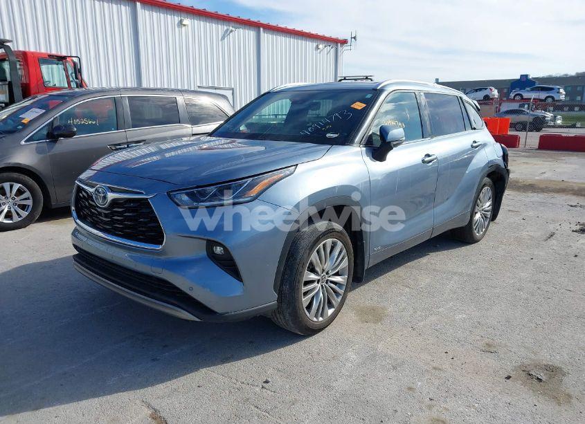 Photo 17 of 2022 Toyota Highlander HYBRID PLATINUM (VIN 5TDEBRCH5NS090708)