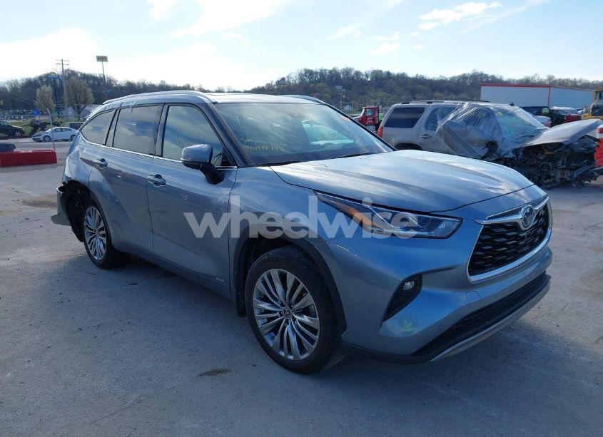 Photo 19 of 2022 Toyota Highlander HYBRID PLATINUM (VIN 5TDEBRCH5NS090708)