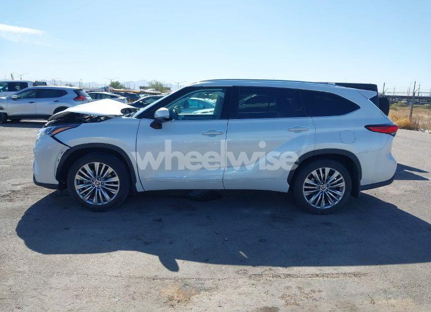 Photo 15 of 2023 Toyota Highlander HYBRID PLATINUM (VIN 5TDEBRCH6PS573059)