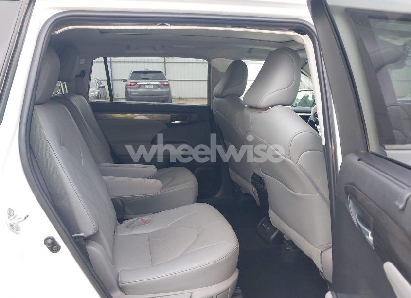 Photo 8 of 2023 Toyota Highlander HYBRID PLATINUM (VIN 5TDEBRCH6PS573059)