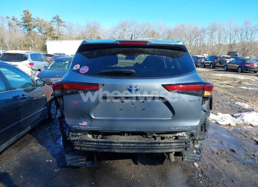Photo 17 of 2021 Toyota Highlander HYBRID PLATINUM (VIN 5TDEBRCH7MS025826)