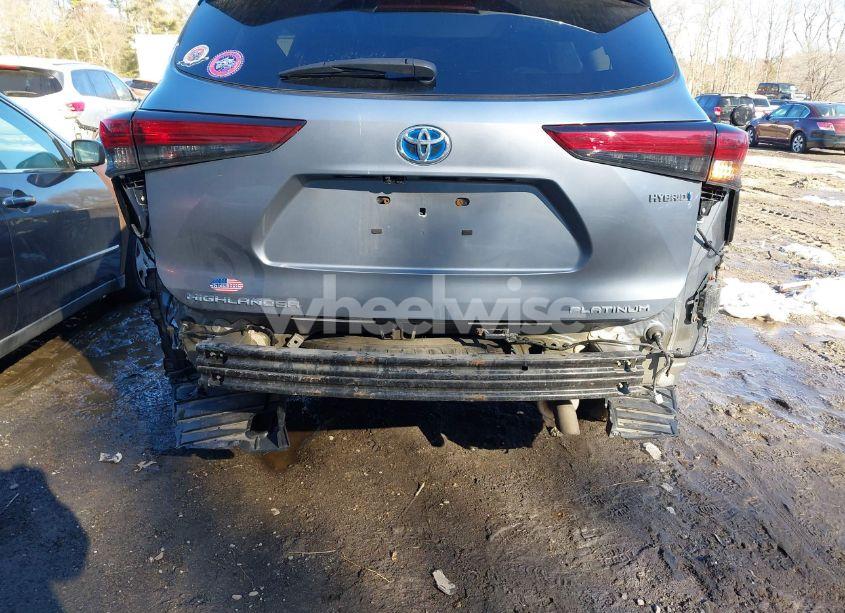Photo 18 of 2021 Toyota Highlander HYBRID PLATINUM (VIN 5TDEBRCH7MS025826)