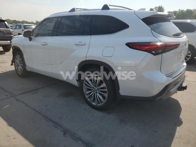 2022 TOYOTA HIGHLANDER HYBRID PLATINUM (VIN 5TDEBRCH7NS074588) main photo