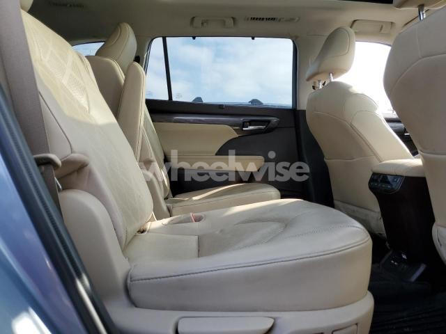 Photo 11 of 2020 TOYOTA HIGHLANDER HYBRID PLATINUM (VIN 5TDEBRCH8LS002635)