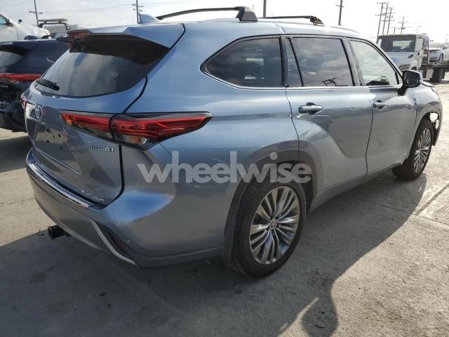 Photo 3 of 2020 TOYOTA HIGHLANDER HYBRID PLATINUM (VIN 5TDEBRCH8LS002635)