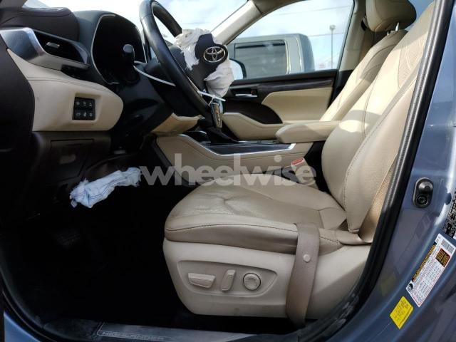Photo 8 of 2020 TOYOTA HIGHLANDER HYBRID PLATINUM (VIN 5TDEBRCH8LS002635)