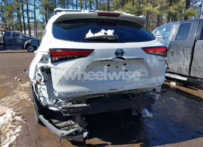 Photo 6 of 2022 Toyota Highlander HYBRID PLATINUM (VIN 5TDEBRCHXNS092020)