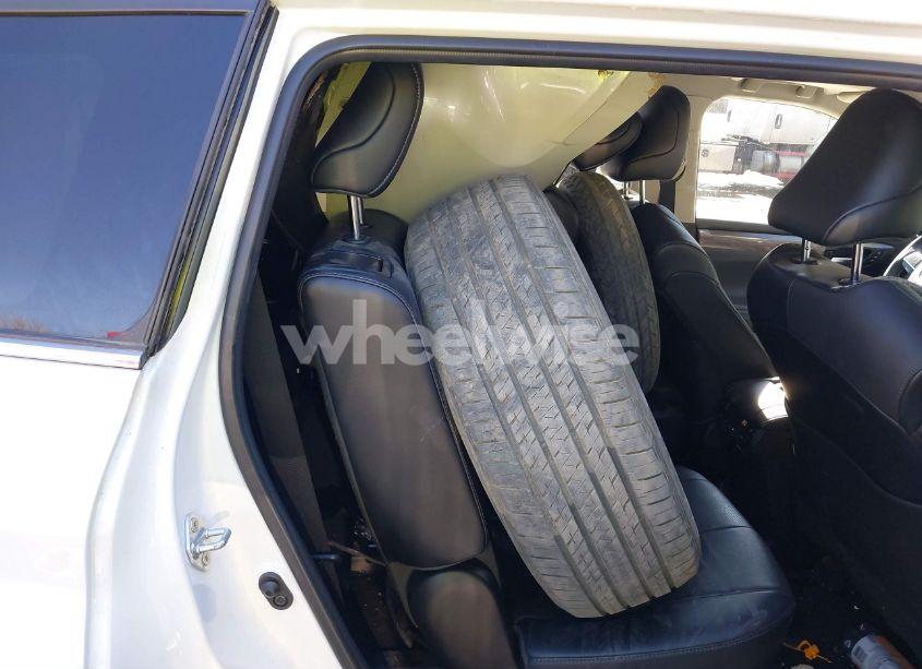 Photo 8 of 2022 Toyota Highlander HYBRID PLATINUM (VIN 5TDEBRCHXNS092020)