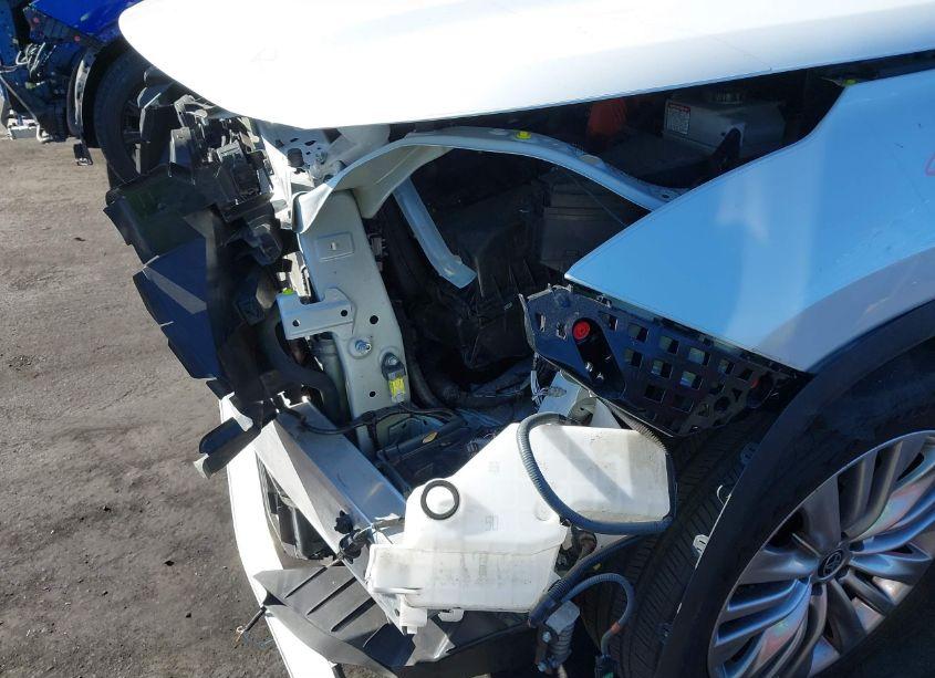 Photo 19 of 2023 Toyota Highlander HYBRID PLATINUM (VIN 5TDEBRCHXPS580984)