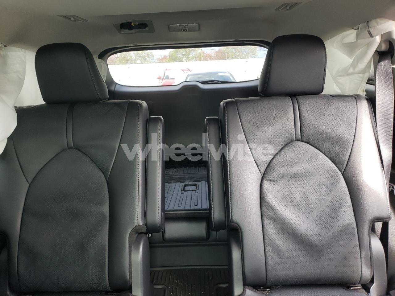 Photo 10 of 2025 TOYOTA HIGHLANDER HYBRID LIMITED (VIN 5TDEBRCHXSS669625)