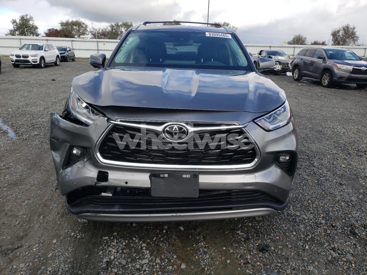 Photo 5 of 2025 TOYOTA HIGHLANDER HYBRID LIMITED (VIN 5TDEBRCHXSS669625)