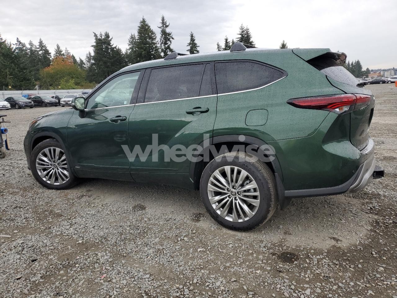 Photo 2 of 2025 TOYOTA HIGHLANDER HYBRID LIMITED (VIN 5TDEBRCHXSS669947)