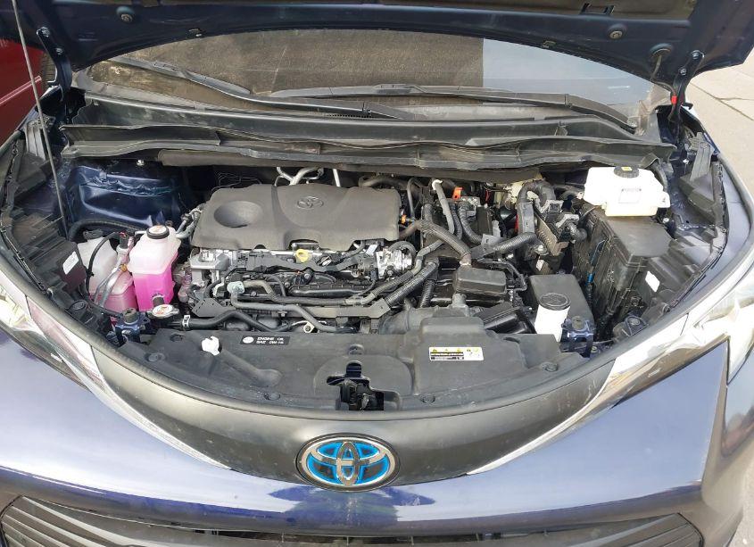 Photo 10 of 2022 Toyota Sienna PLATINUM (VIN 5TDERKEC1NS126303)