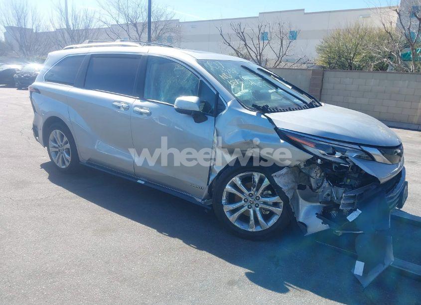 2021 Toyota Sienna PLATINUM (VIN 5TDERKEC2MS027892) main photo