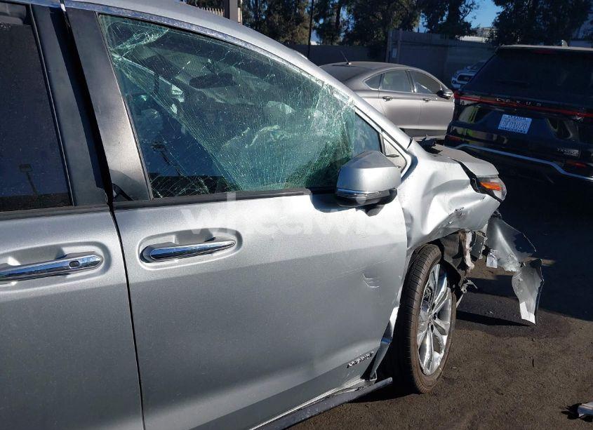 Photo 18 of 2021 Toyota Sienna PLATINUM (VIN 5TDERKEC2MS027892)