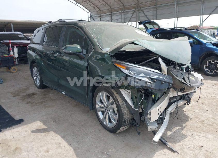 2023 Toyota Sienna PLATINUM (VIN 5TDERKEC3PS179779) main photo