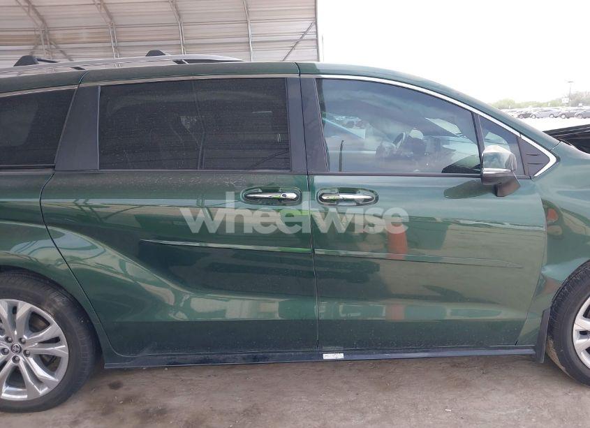 Photo 13 of 2023 Toyota Sienna PLATINUM (VIN 5TDERKEC3PS179779)