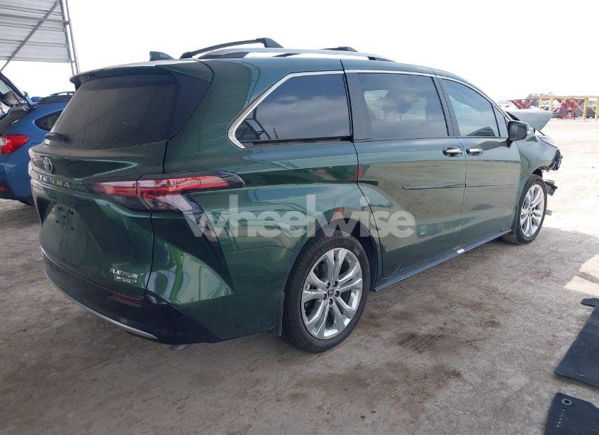 Photo 4 of 2023 Toyota Sienna PLATINUM (VIN 5TDERKEC3PS179779)