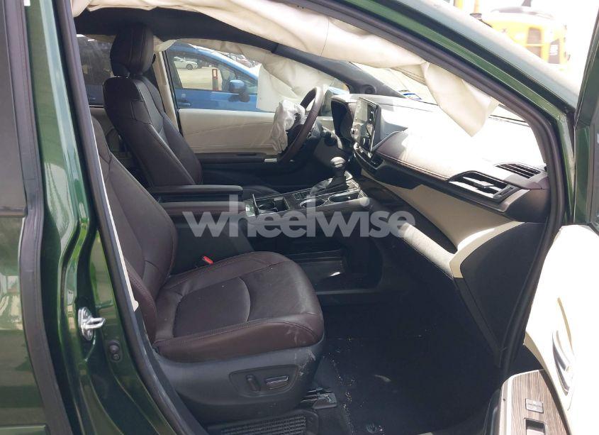 Photo 5 of 2023 Toyota Sienna PLATINUM (VIN 5TDERKEC3PS179779)