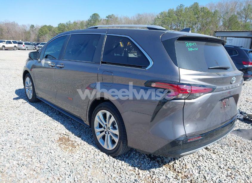 Photo 3 of 2023 Toyota Sienna PLATINUM (VIN 5TDERKEC5PS177449)