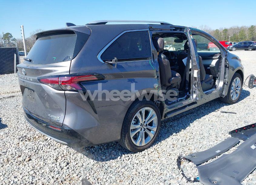 Photo 4 of 2023 Toyota Sienna PLATINUM (VIN 5TDERKEC5PS177449)