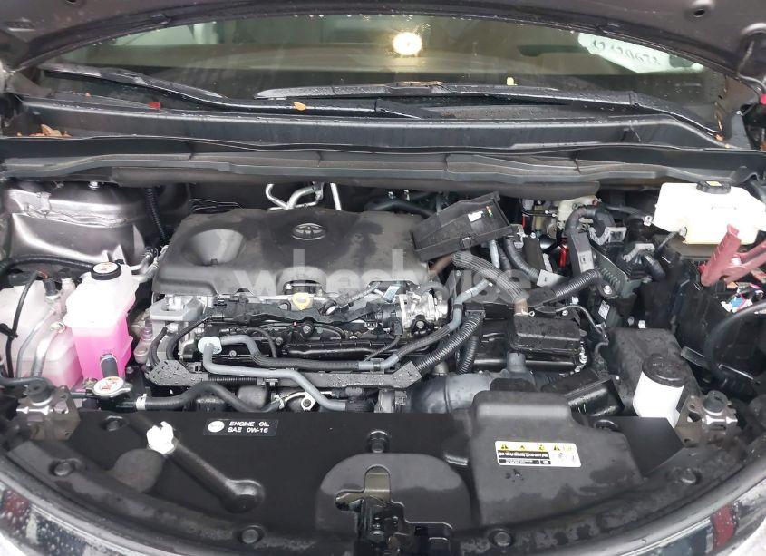 Photo 10 of 2024 Toyota Sienna PLATINUM (VIN 5TDERKEC8RS225075)