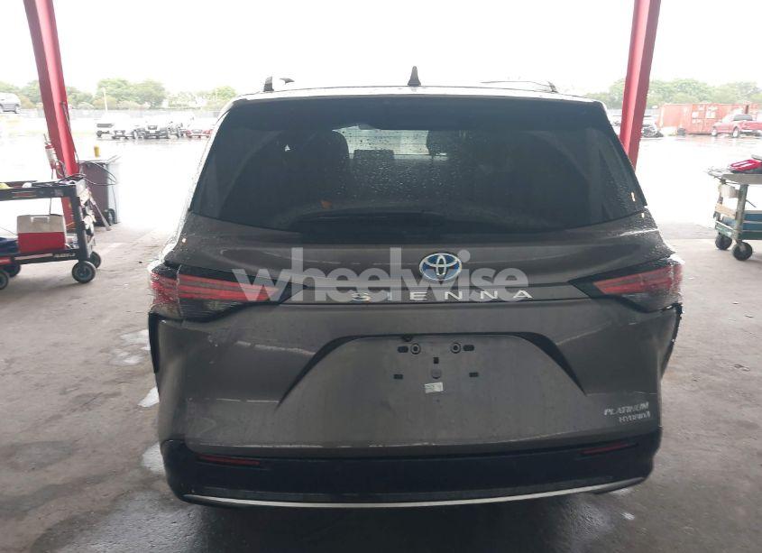 Photo 16 of 2024 Toyota Sienna PLATINUM (VIN 5TDERKEC8RS225075)