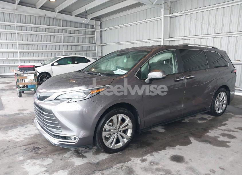 Photo 2 of 2024 Toyota Sienna PLATINUM (VIN 5TDERKEC8RS225075)