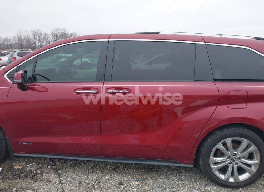 Photo 15 of 2021 Toyota Sienna PLATINUM (VIN 5TDERKEC9MS027243)