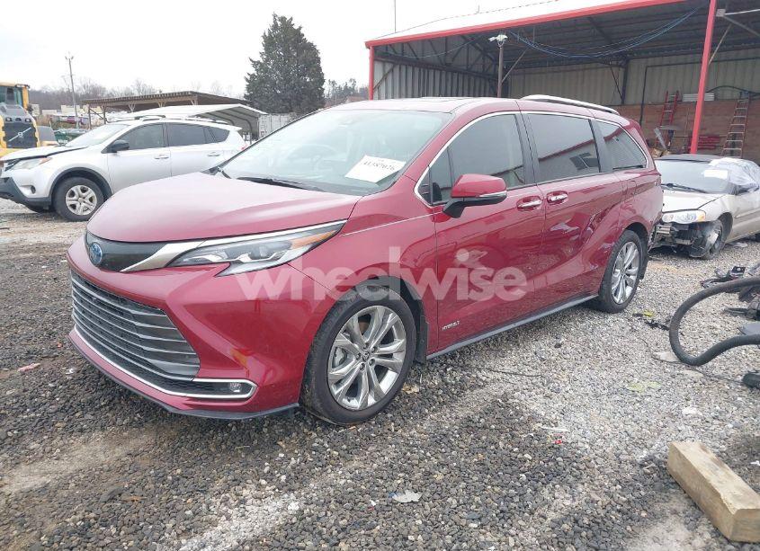 Photo 2 of 2021 Toyota Sienna PLATINUM (VIN 5TDERKEC9MS027243)