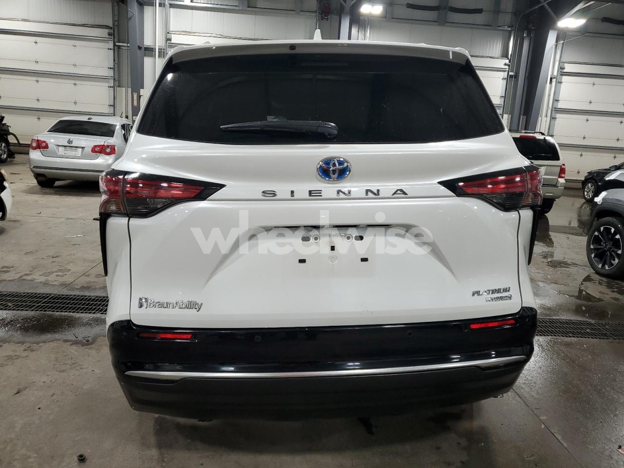 Photo 6 of 2022 TOYOTA SIENNA LIMITED (VIN 5TDERKECXNS122136)