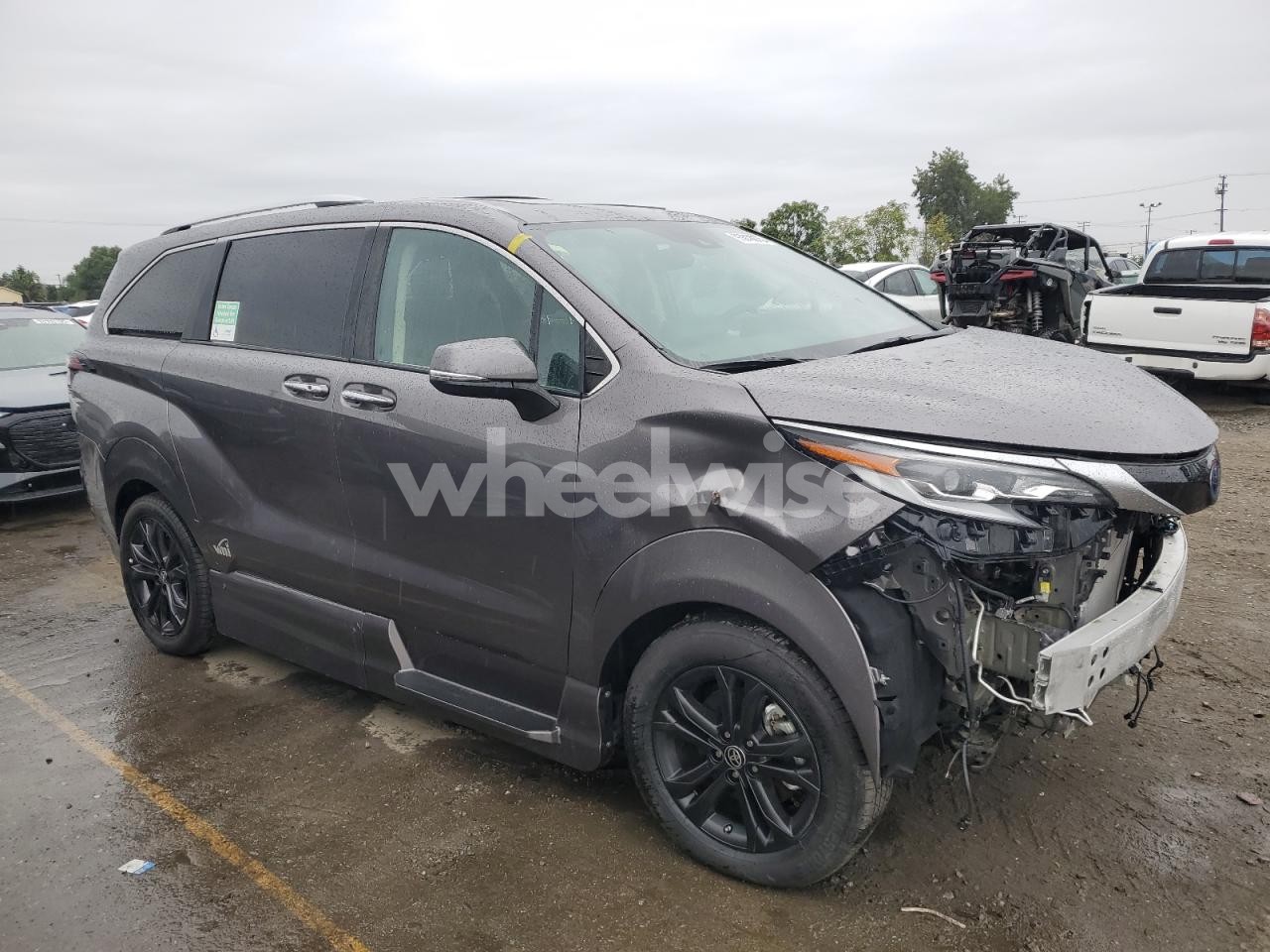 Photo 4 of 2023 TOYOTA SIENNA LIMITED (VIN 5TDESKFC0PS095809)