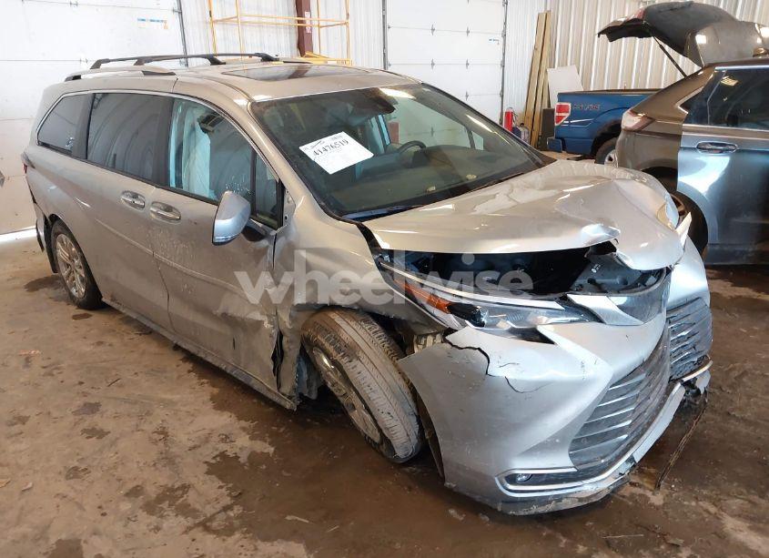 2023 Toyota Sienna PLATINUM (VIN 5TDESKFC0PS108025) main photo