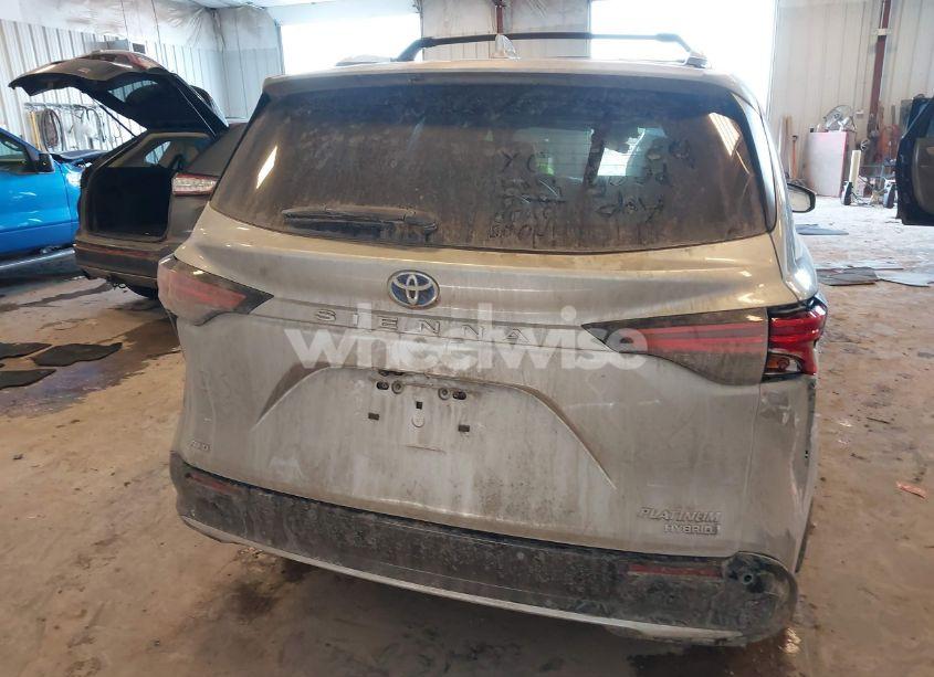 Photo 16 of 2023 Toyota Sienna PLATINUM (VIN 5TDESKFC0PS108025)