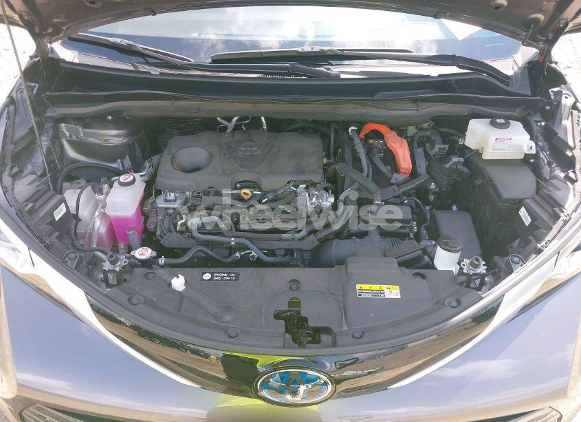 Photo 10 of 2024 Toyota Sienna PLATINUM (VIN 5TDESKFC0RS133994)